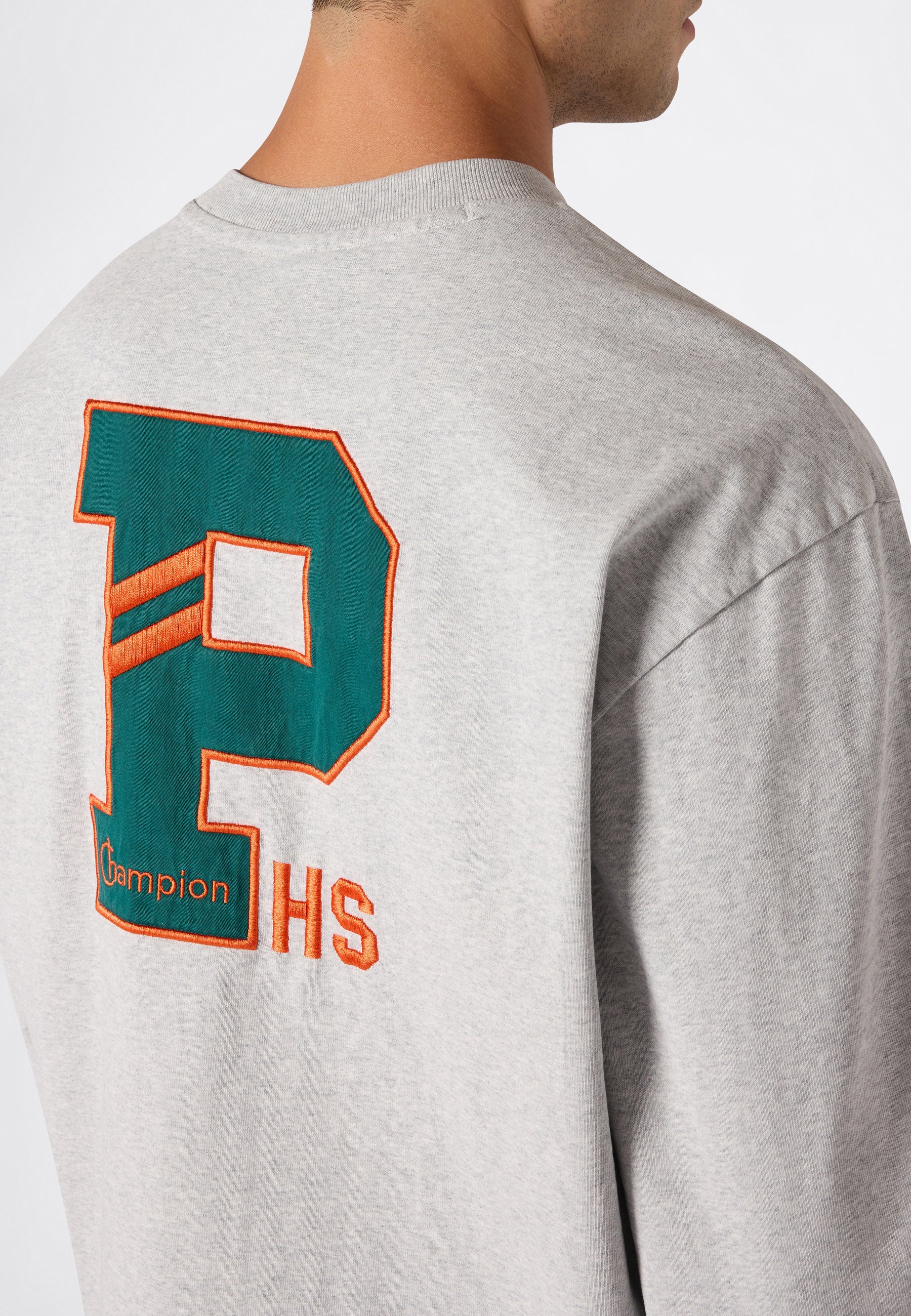 Vneck_sweatshirt_EM049_2.jpg