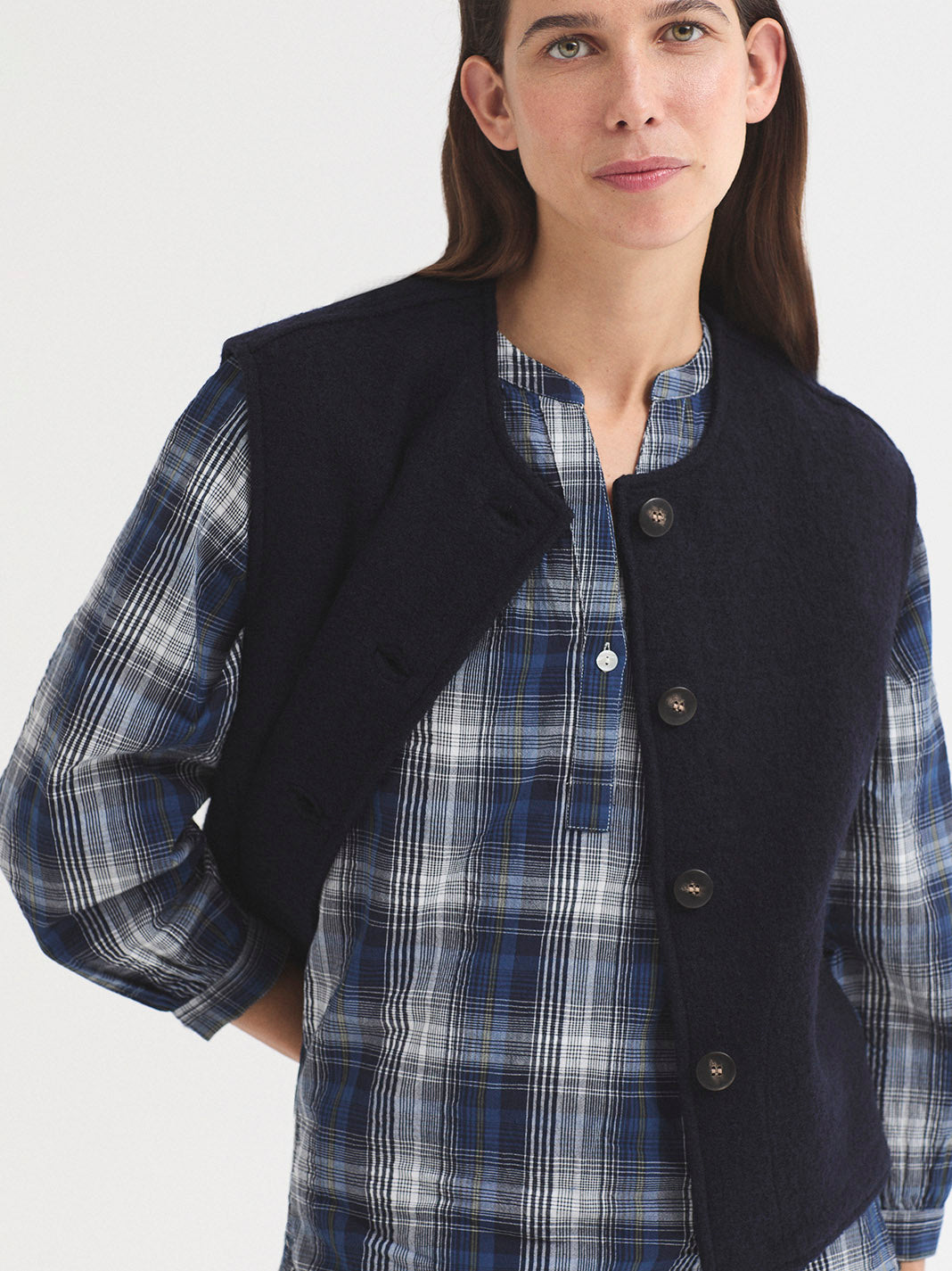 wool_vest_navy_5.jpg