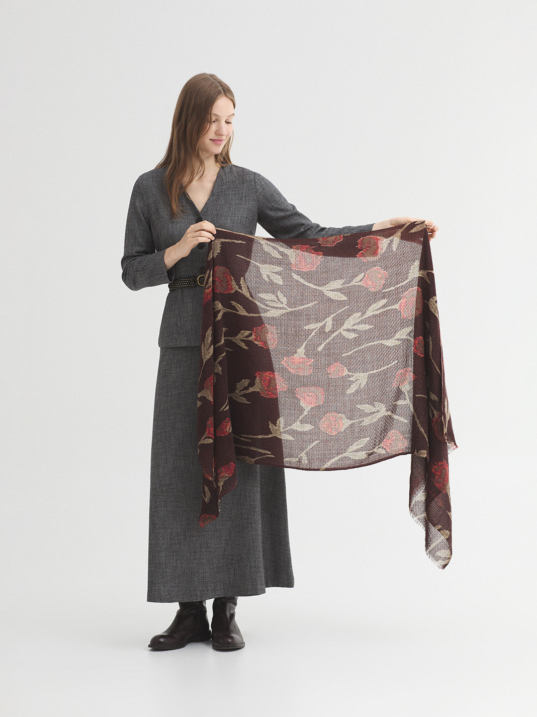 blurred_flowers_foulard_plum_3.jpg