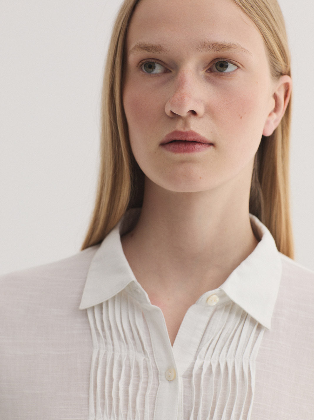 bimaterial_shirt_white_2.jpg