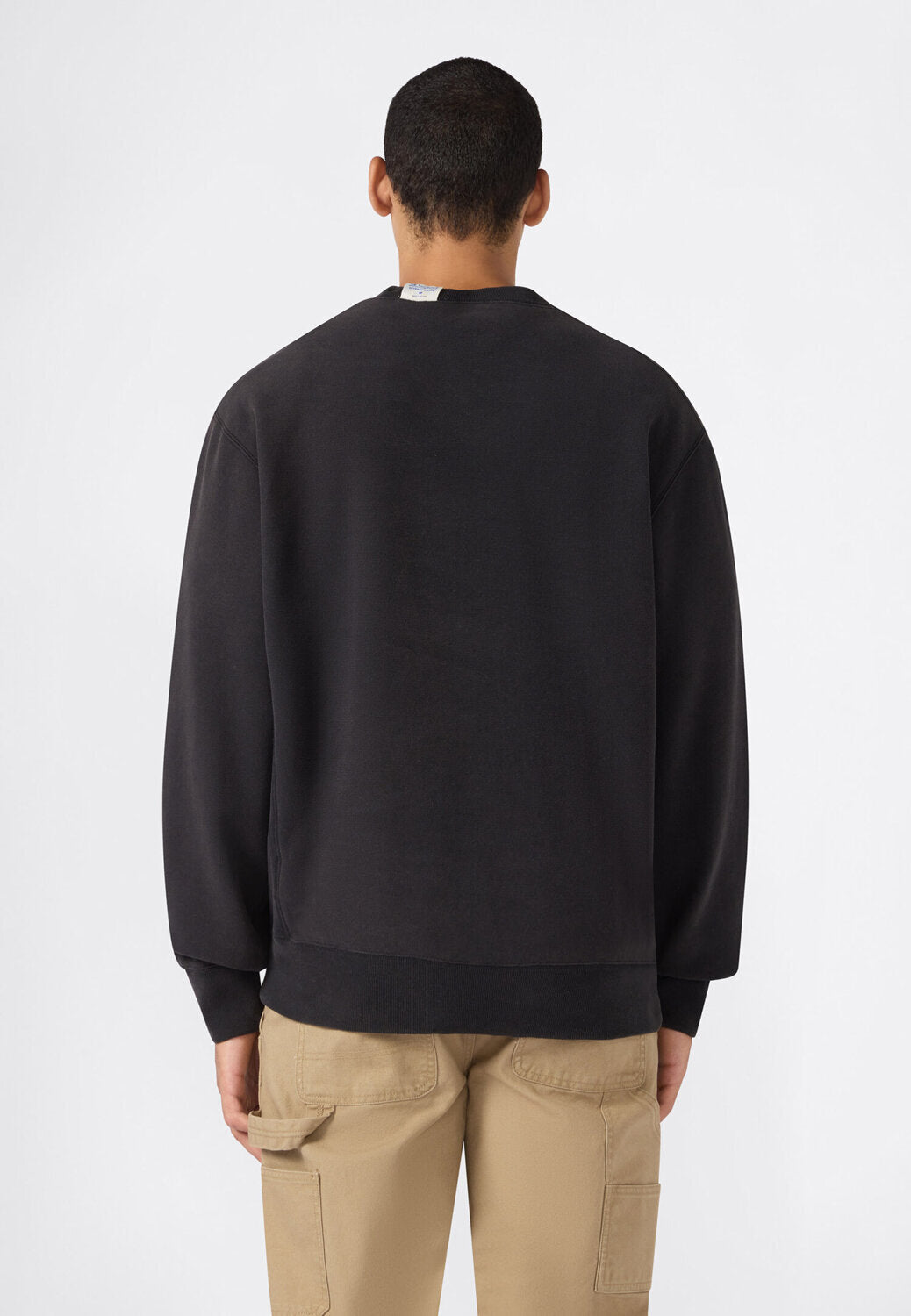 Crewneck_sweatshirt_KK001_4.jpg