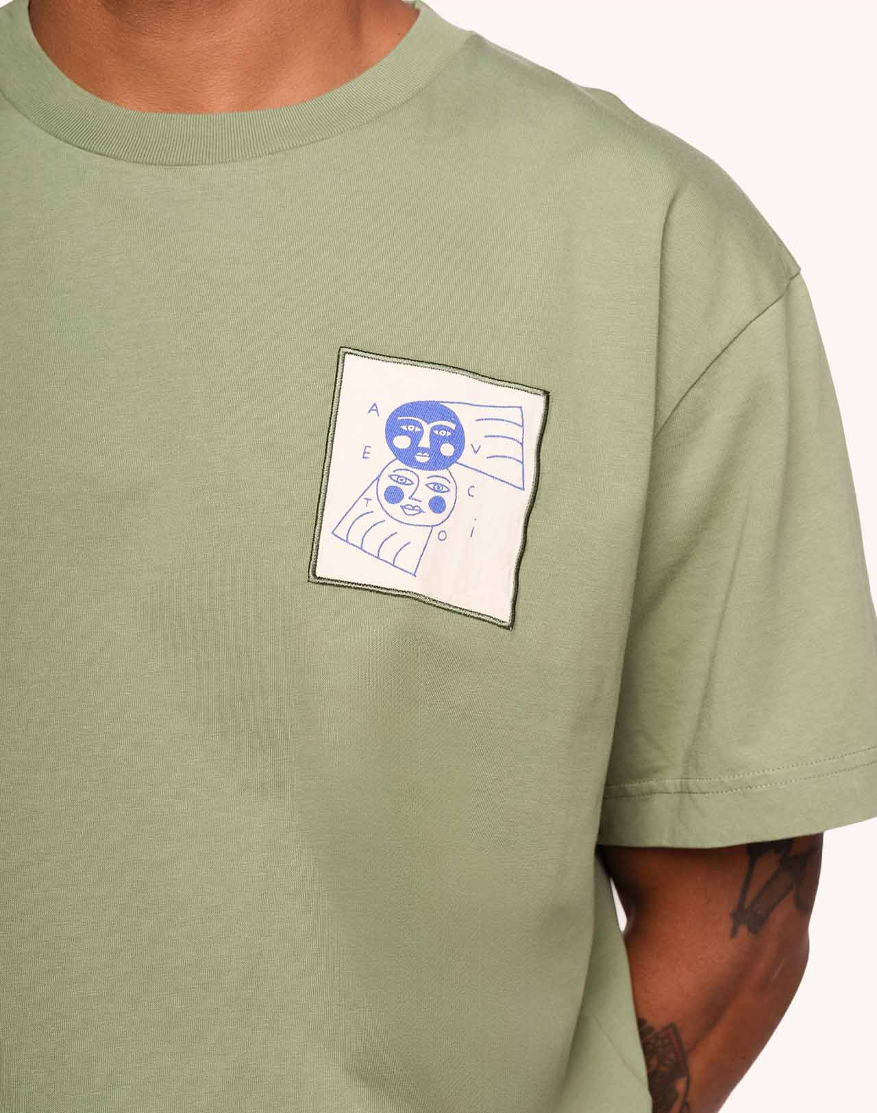 tshirt_avec_green_3.jpg