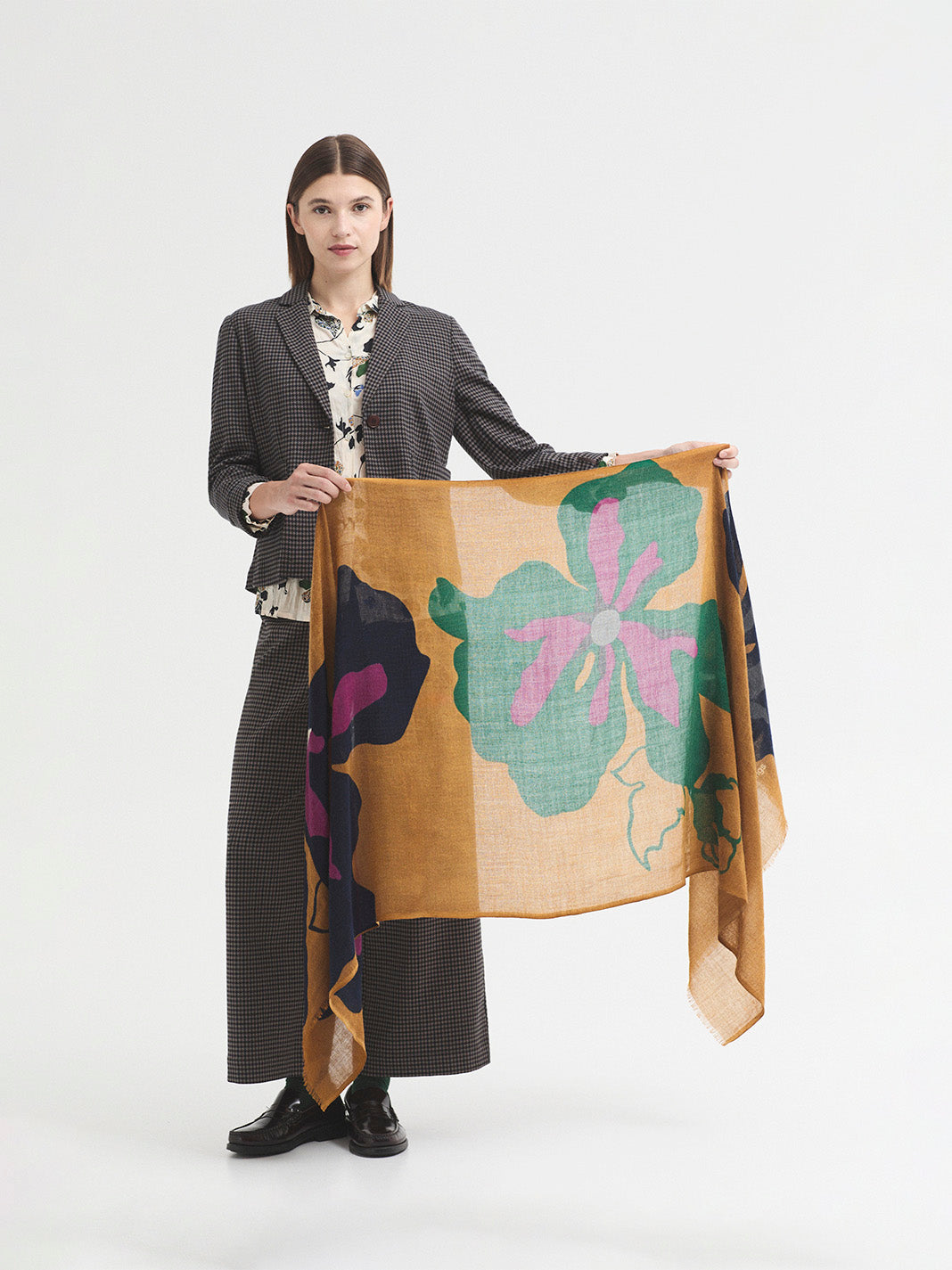 bold_flowers_foulard_ochre_2.jpg