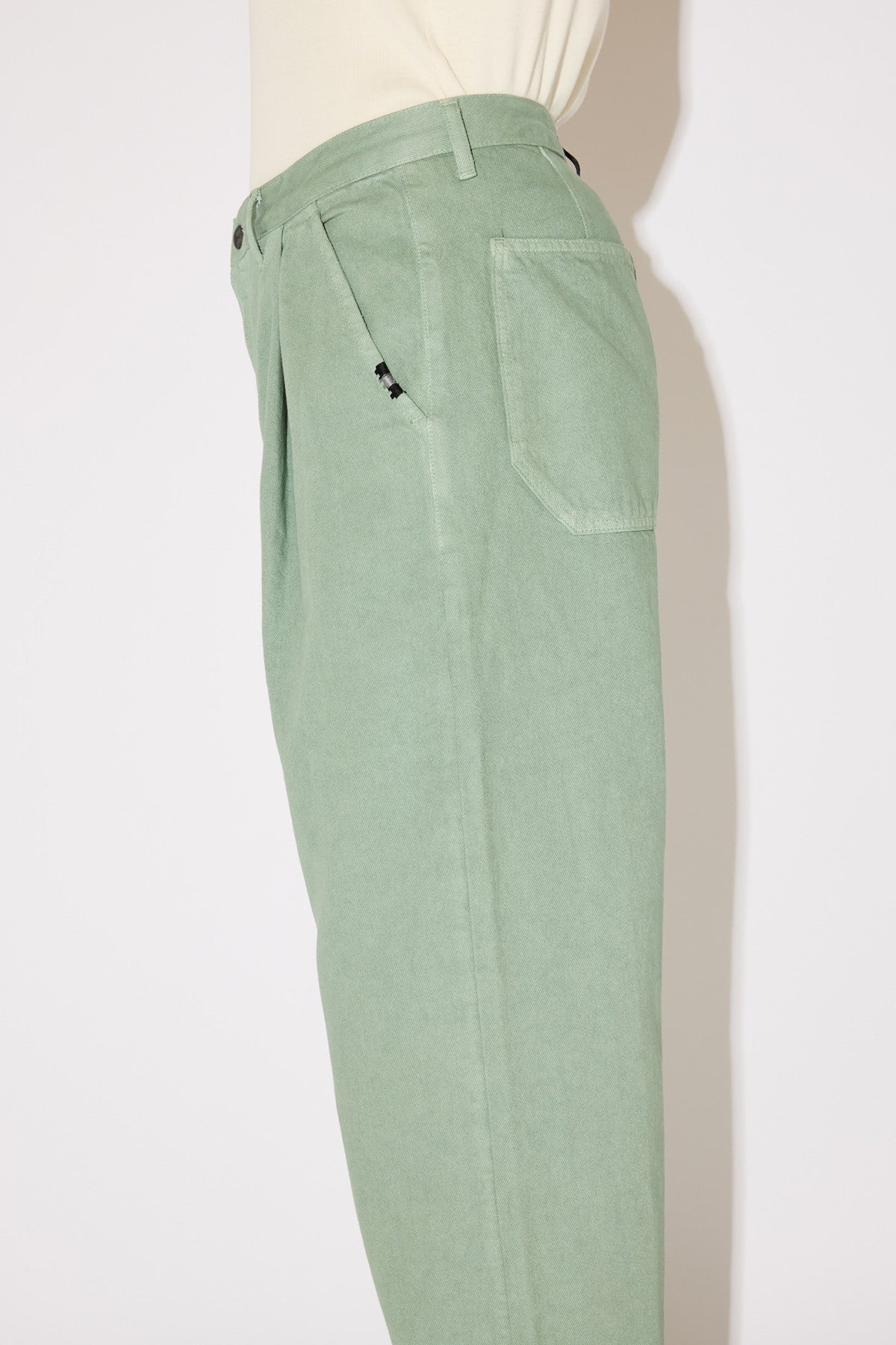 pantalone_no_gender_sage. 4.jpg