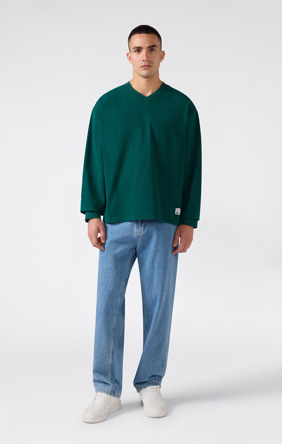 Vneck_sweatshirt_GS592_4.jpg