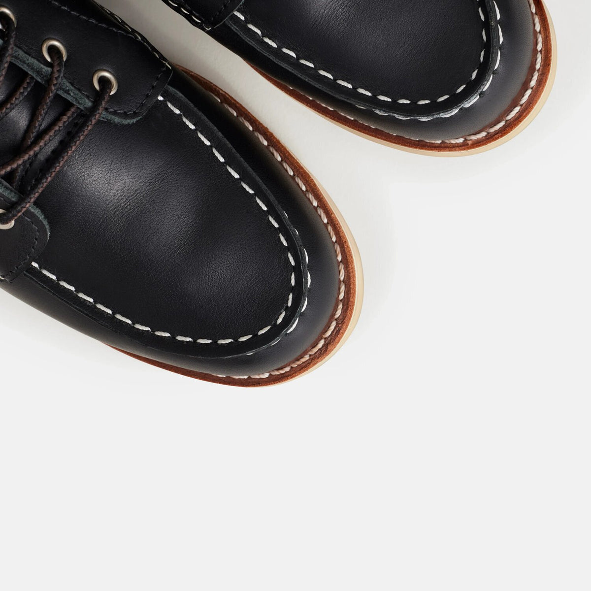 moc_w_black_7.jpg