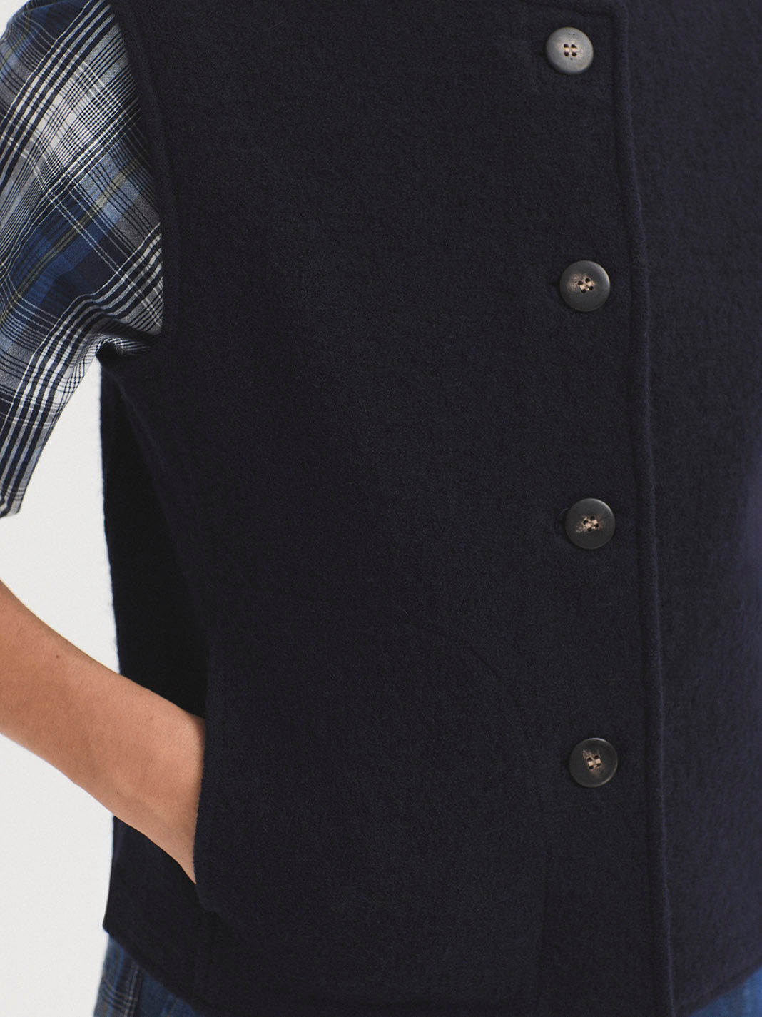 wool_vest_navy_4.jpg