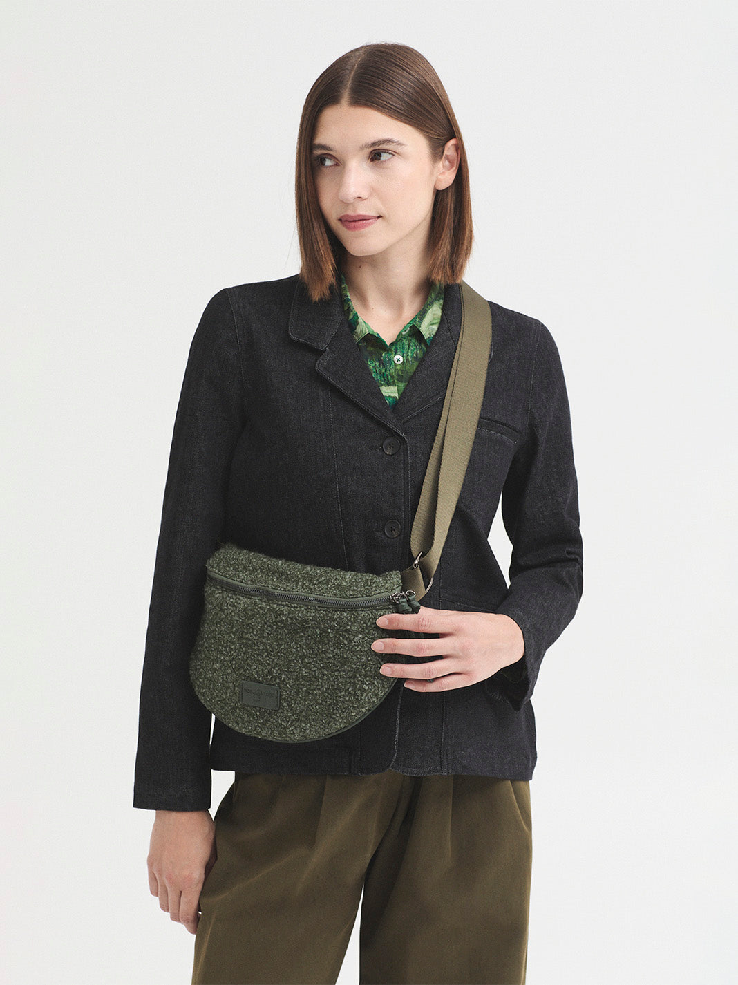 waist_bag_boucle_green_1.jpg