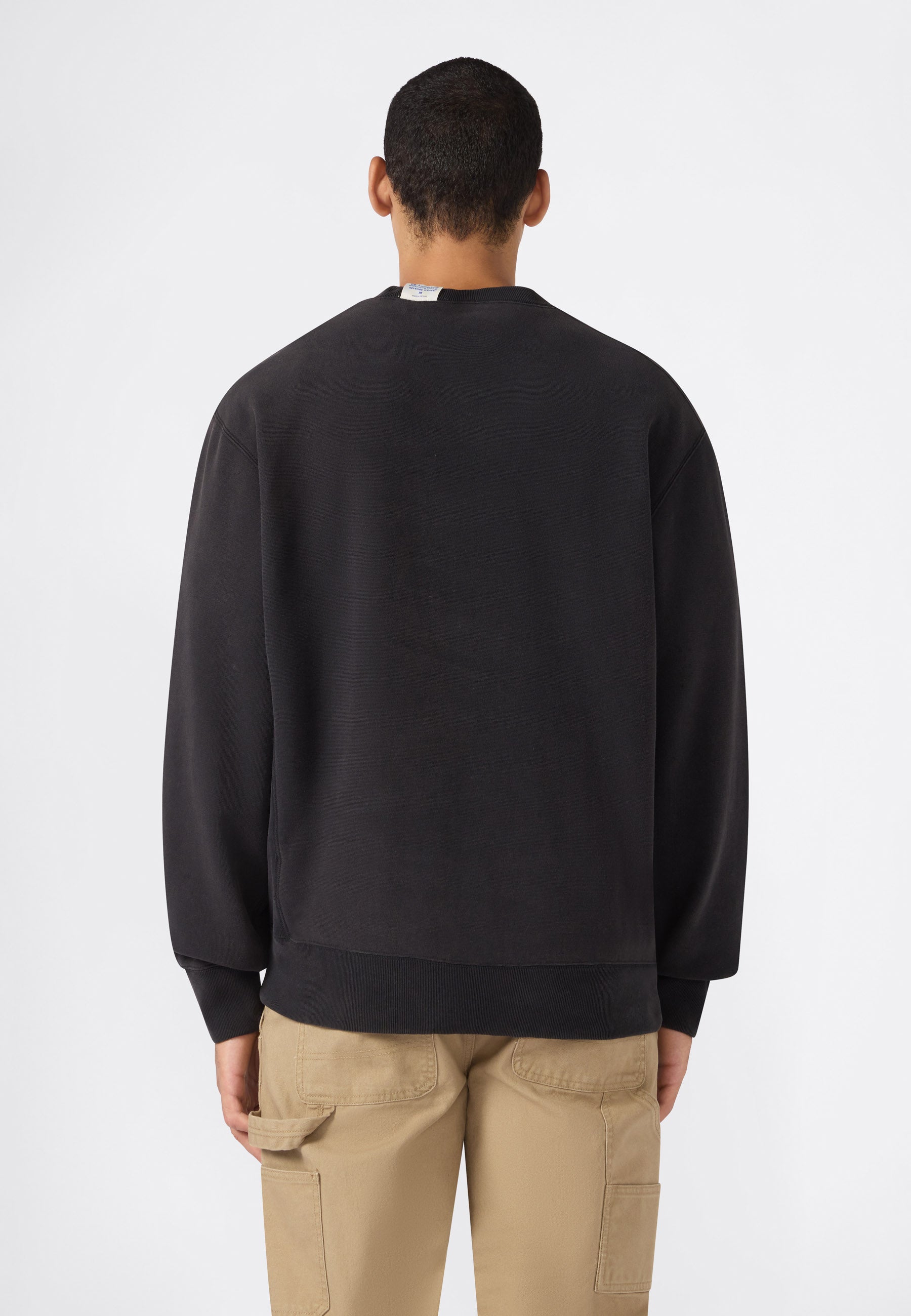 Crewneck_sweatshirt_KK001_4.jpg