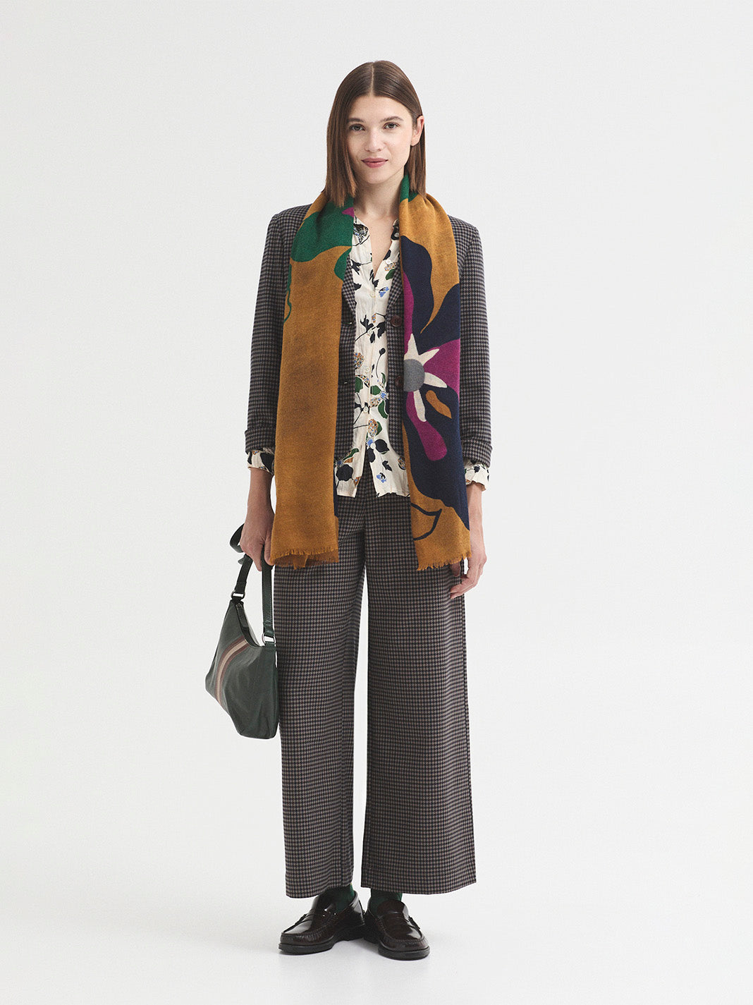 bold_flowers_foulard_ochre_3.jpg