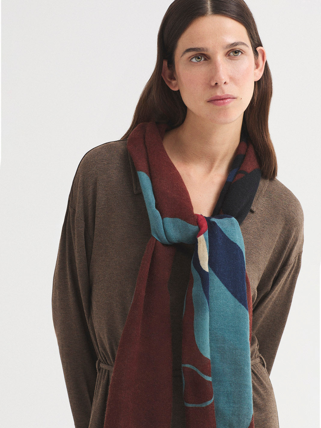 bold_flowers_foulard_chestnut_1.jpg