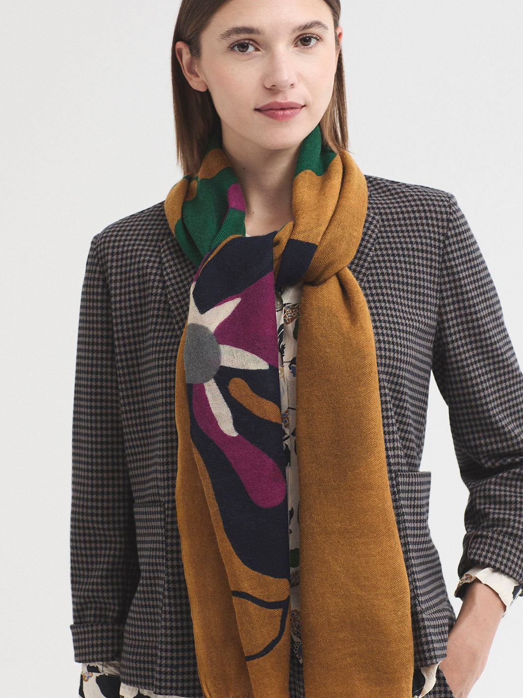 bold_flowers_foulard_ochre_1.jpg