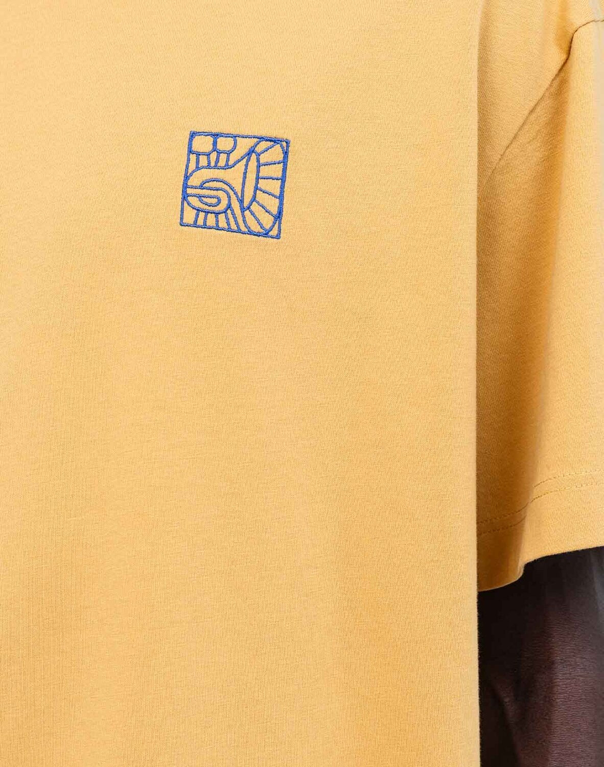 t-shirt-jazzy-jaune-ocre-2.jpg