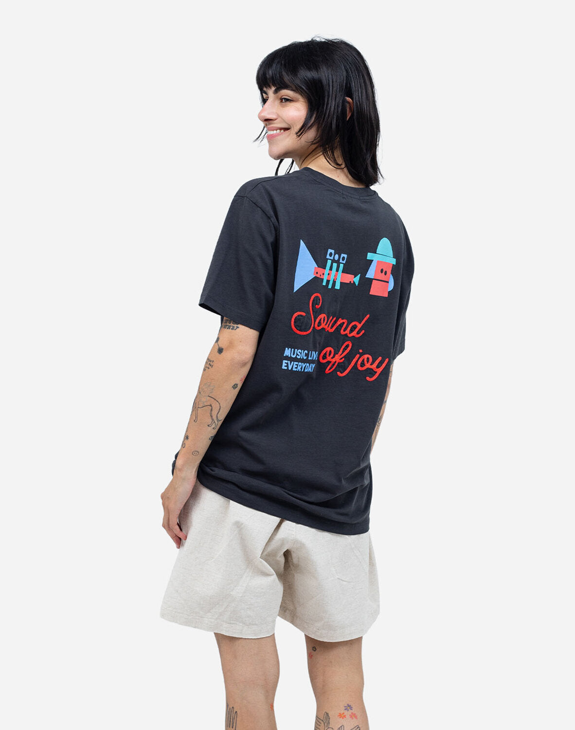 T-shirt-fanfare-noir-carbone-7.jpg